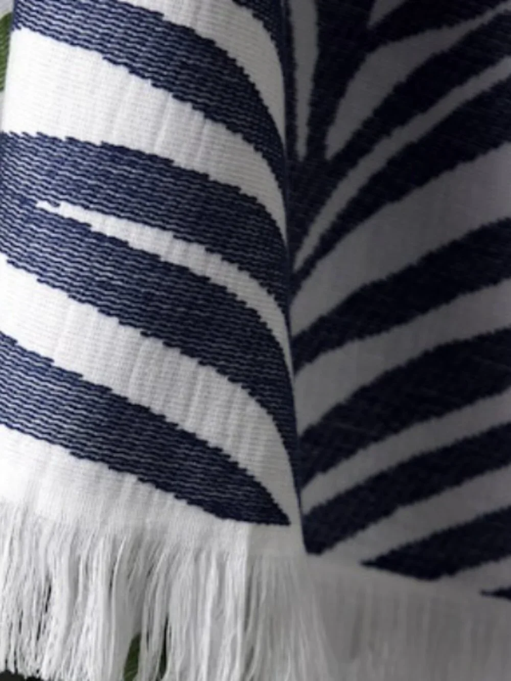 Matouk Schumacher Zebra Palm Beach Towel Navy & White 40